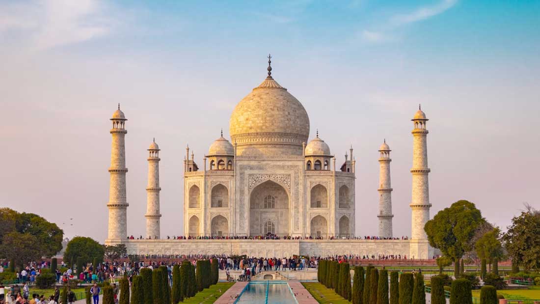 Taj Mahal Sunrise tour by car from Delhi